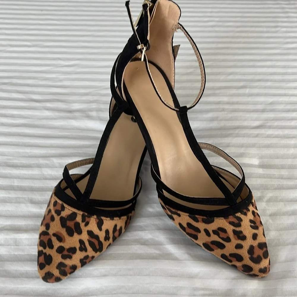 Avon t strap kitten heels - Picture 6 of 7